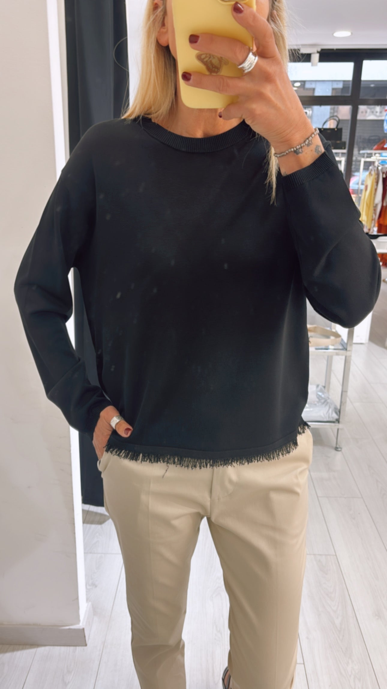 Maglia con sfrangiatura