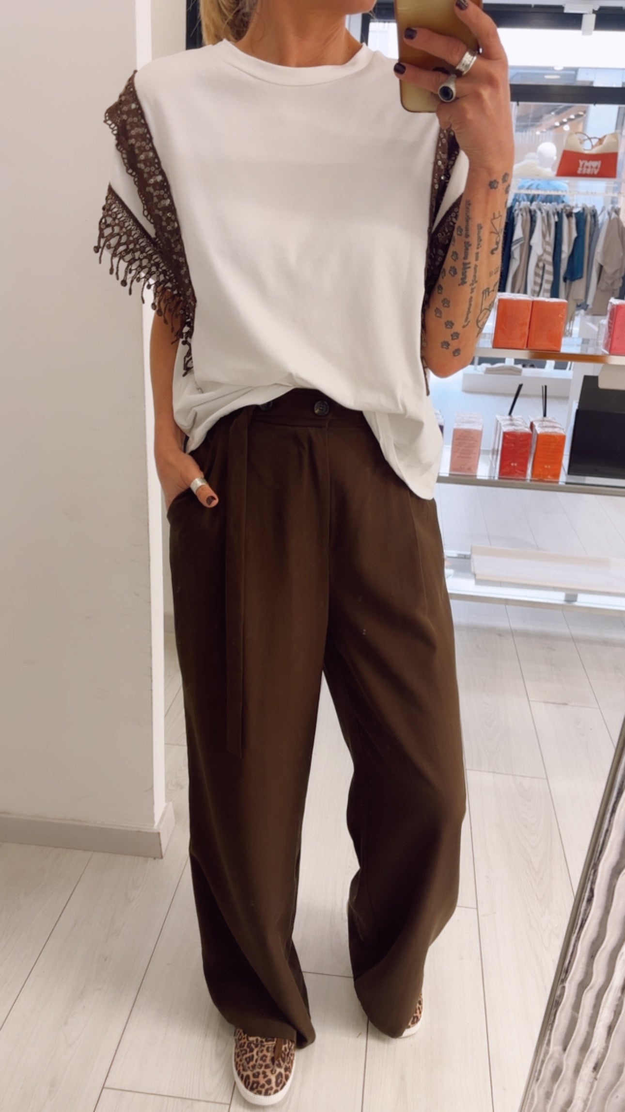 T-SHIRT PIZZO MARRONE