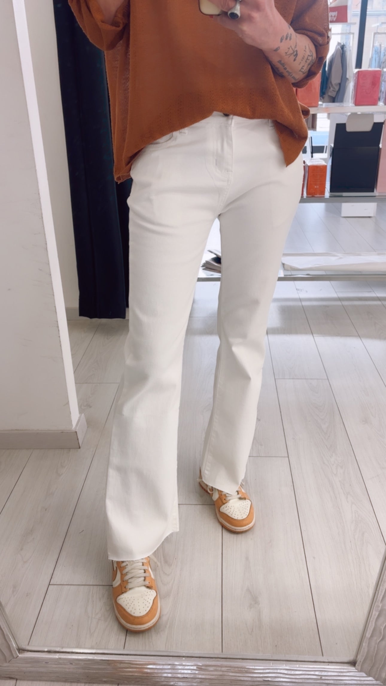 PANTALONE TROMBETTA TAGLIO VIVO