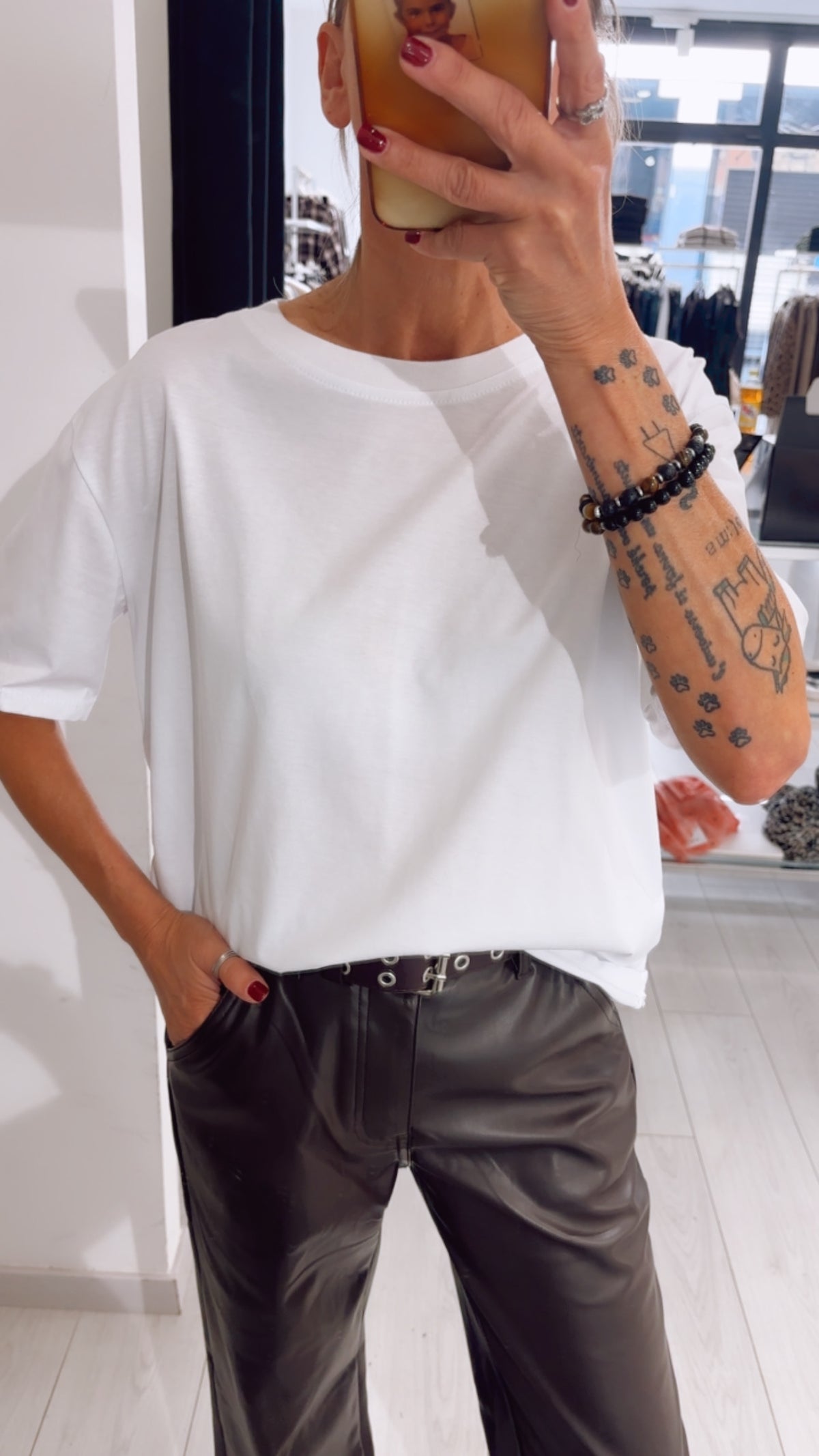 T-SHIRT OVER BASIC
