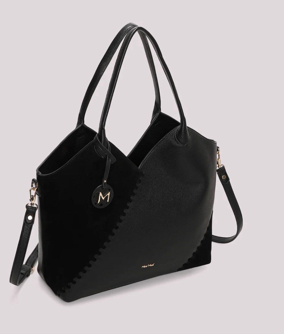 BORSA CON PATCH DIAGONALE