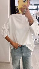 T-SHIRT OVER SCOLLO A BARCA MANICA LUNGA