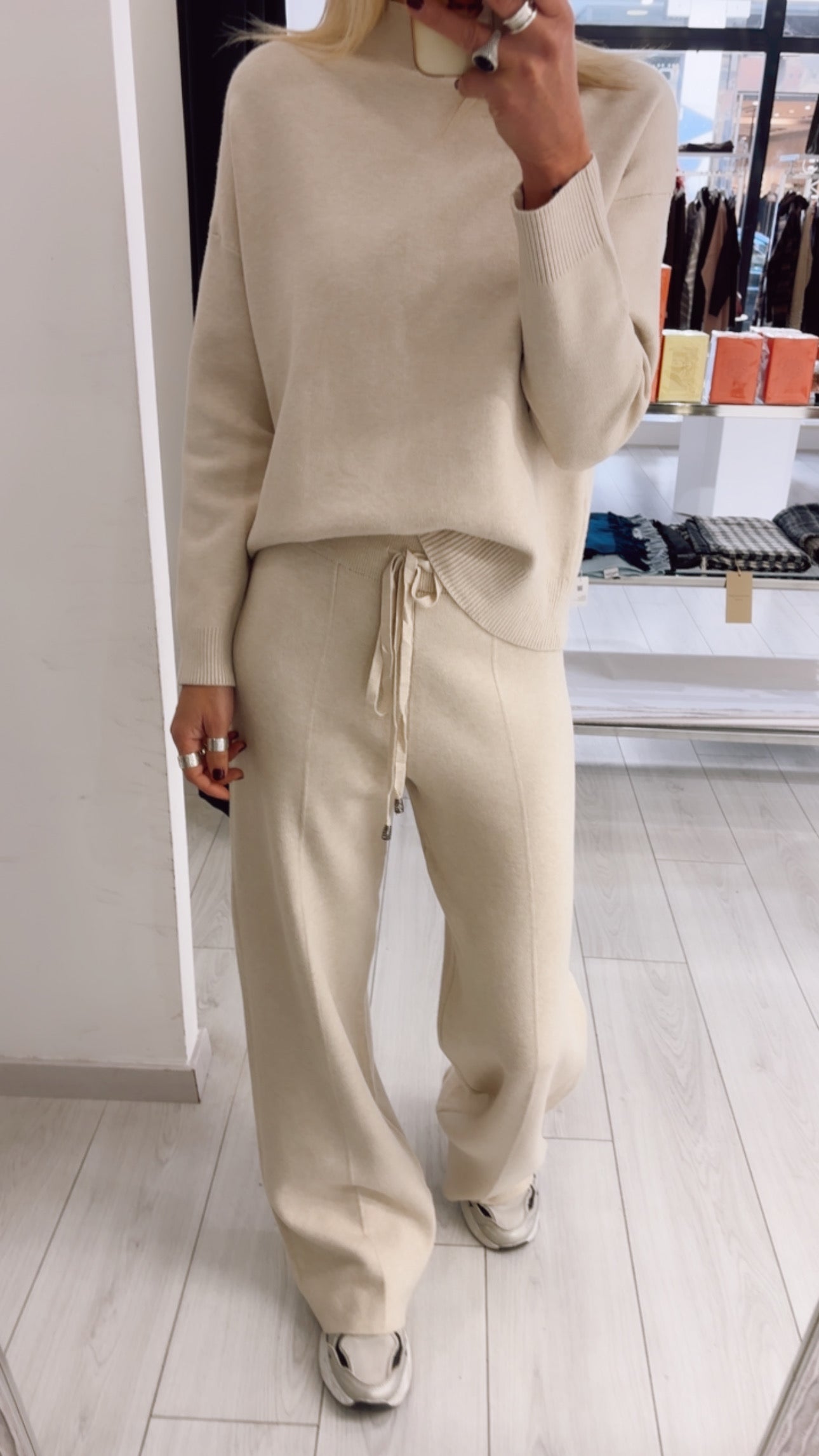 COMPLETO IN MAGLIA BASIC