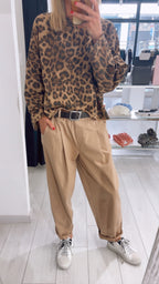 T-SHIRT OVER LEO