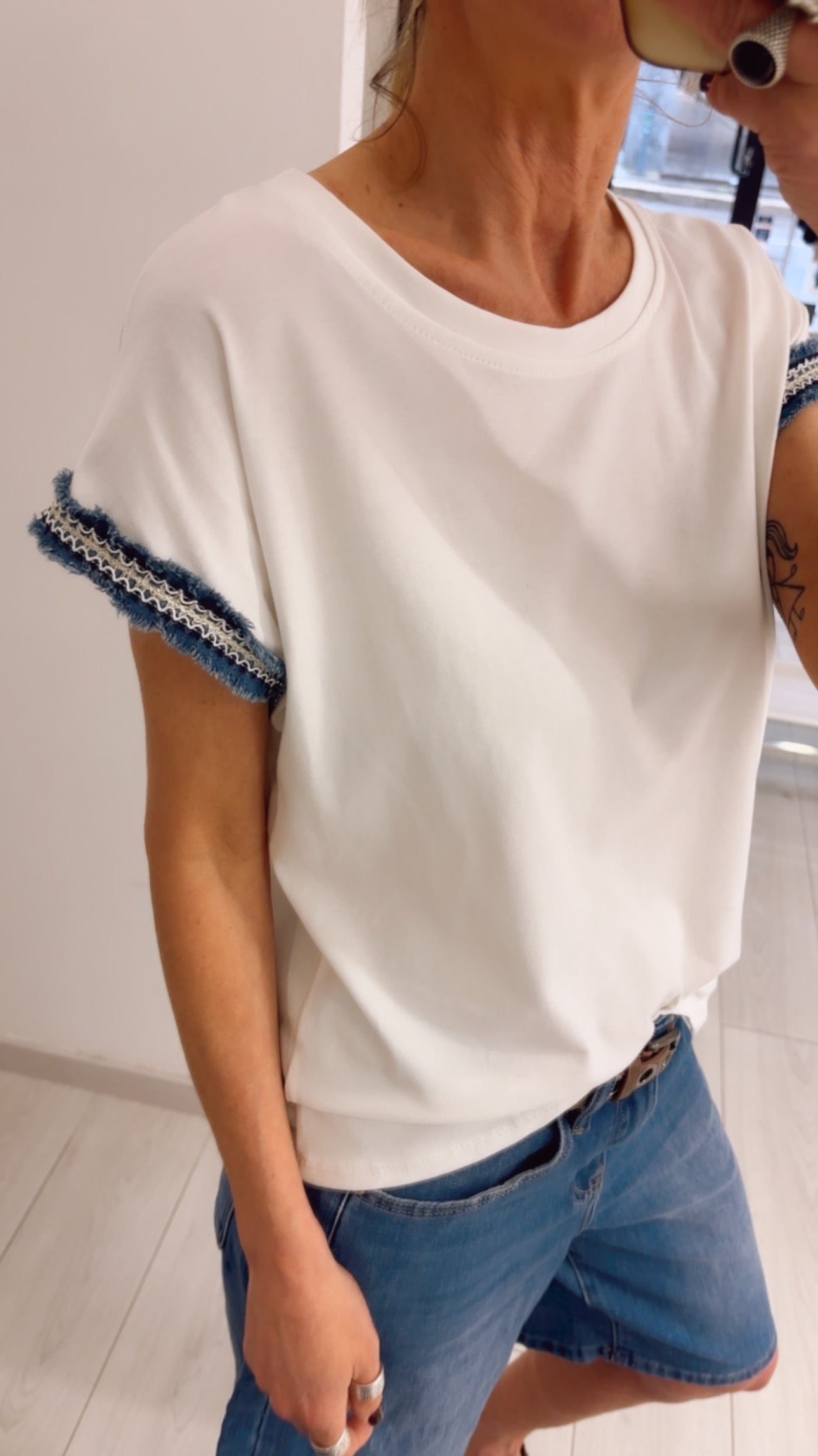 T-SHIRT RICAMI BLU