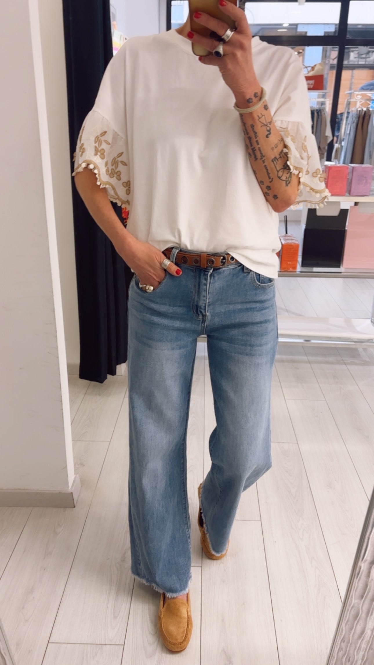 T-SHIRT RICAMI BEIGE