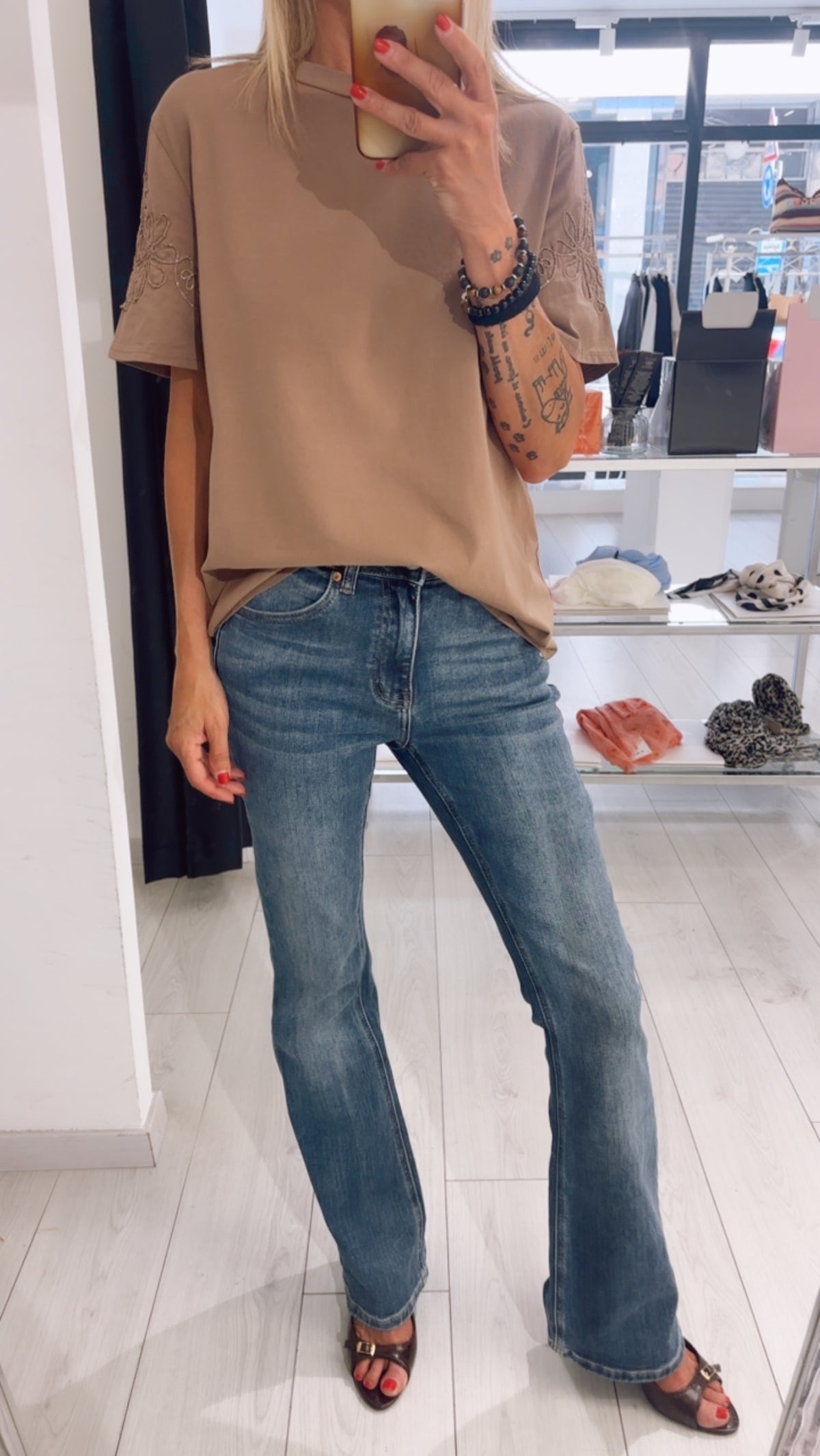 T-SHIRT RICAMO