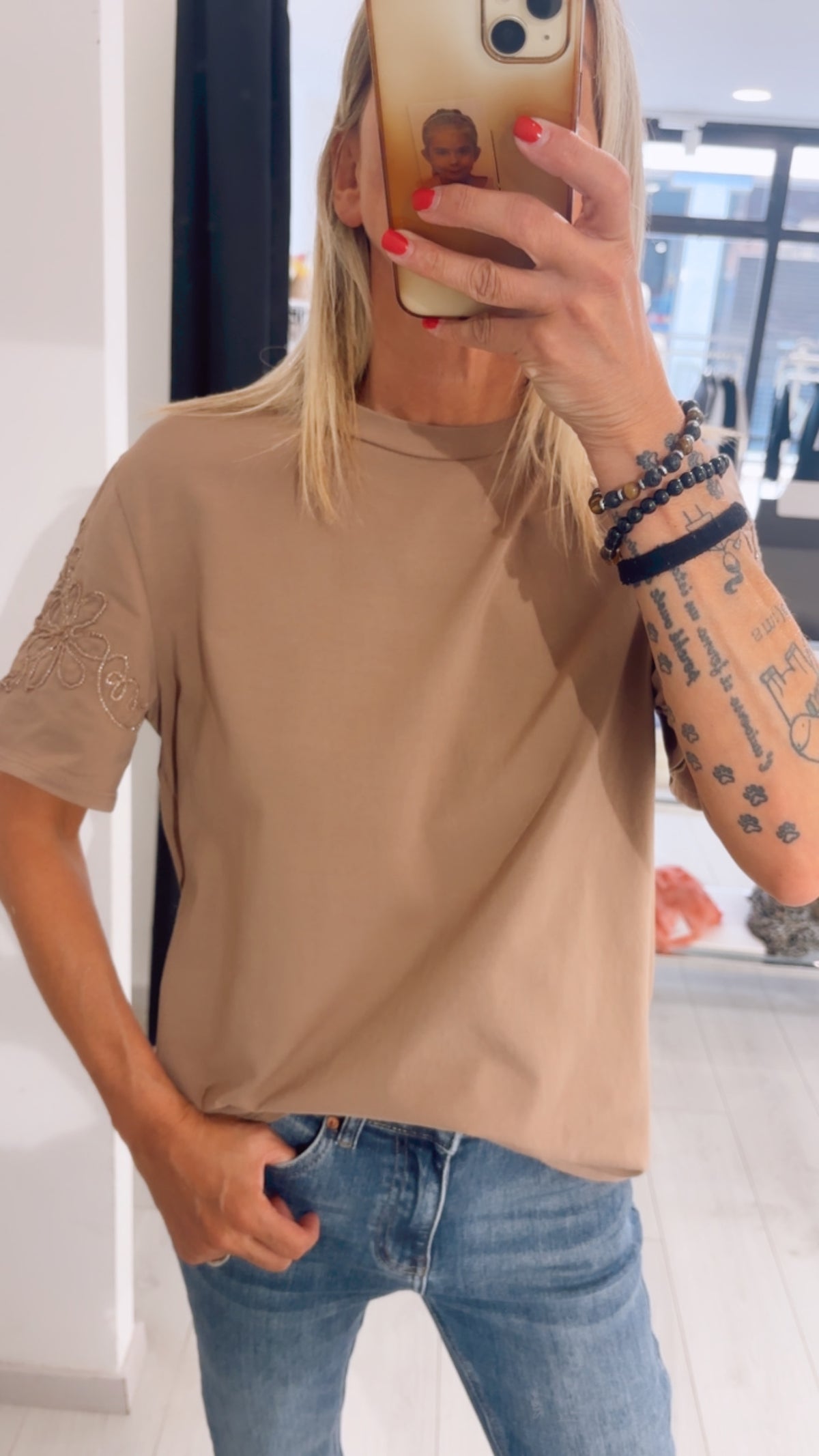 T-SHIRT RICAMO
