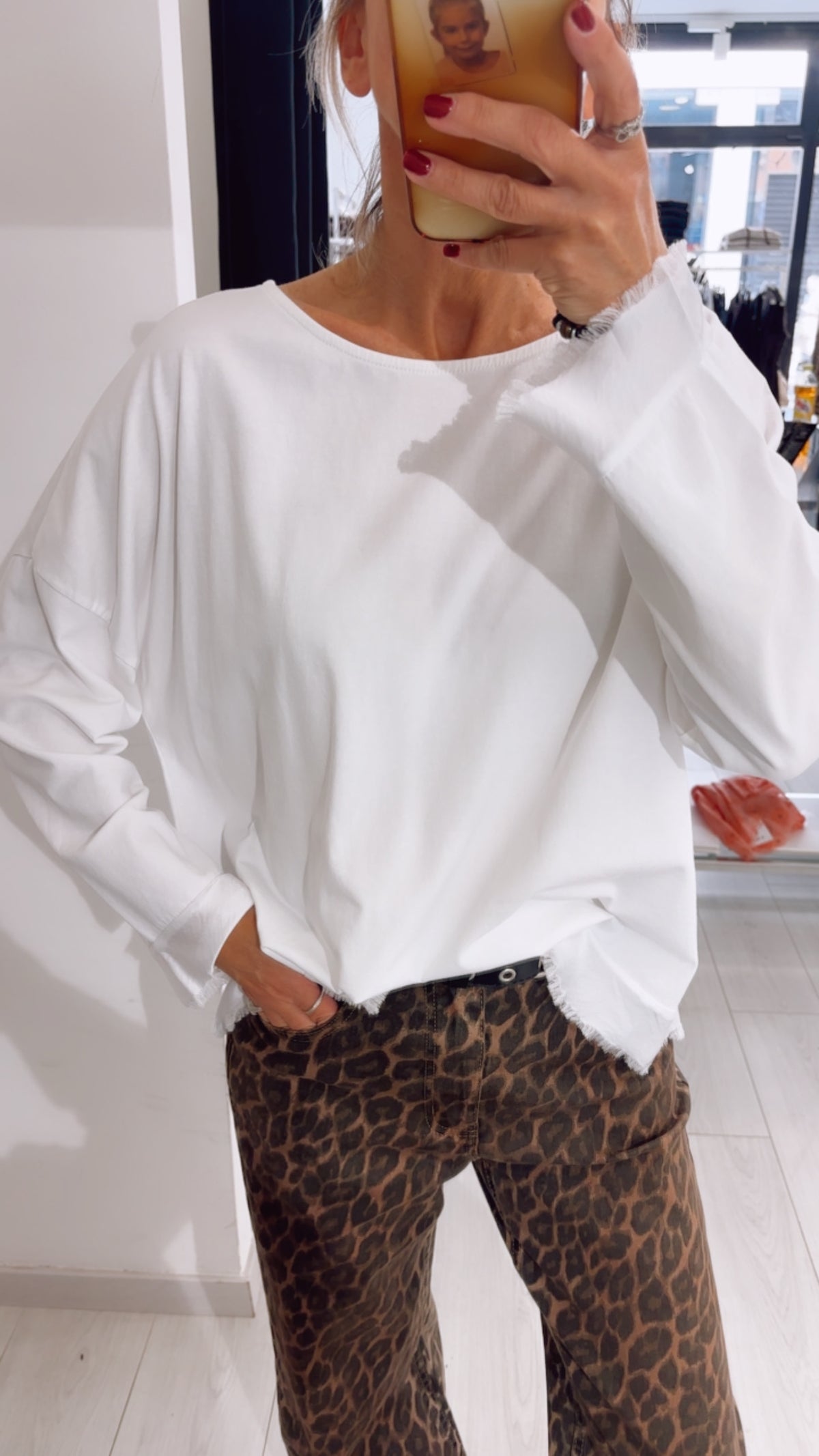 T-SHIRT BOTTONI DIETRO
