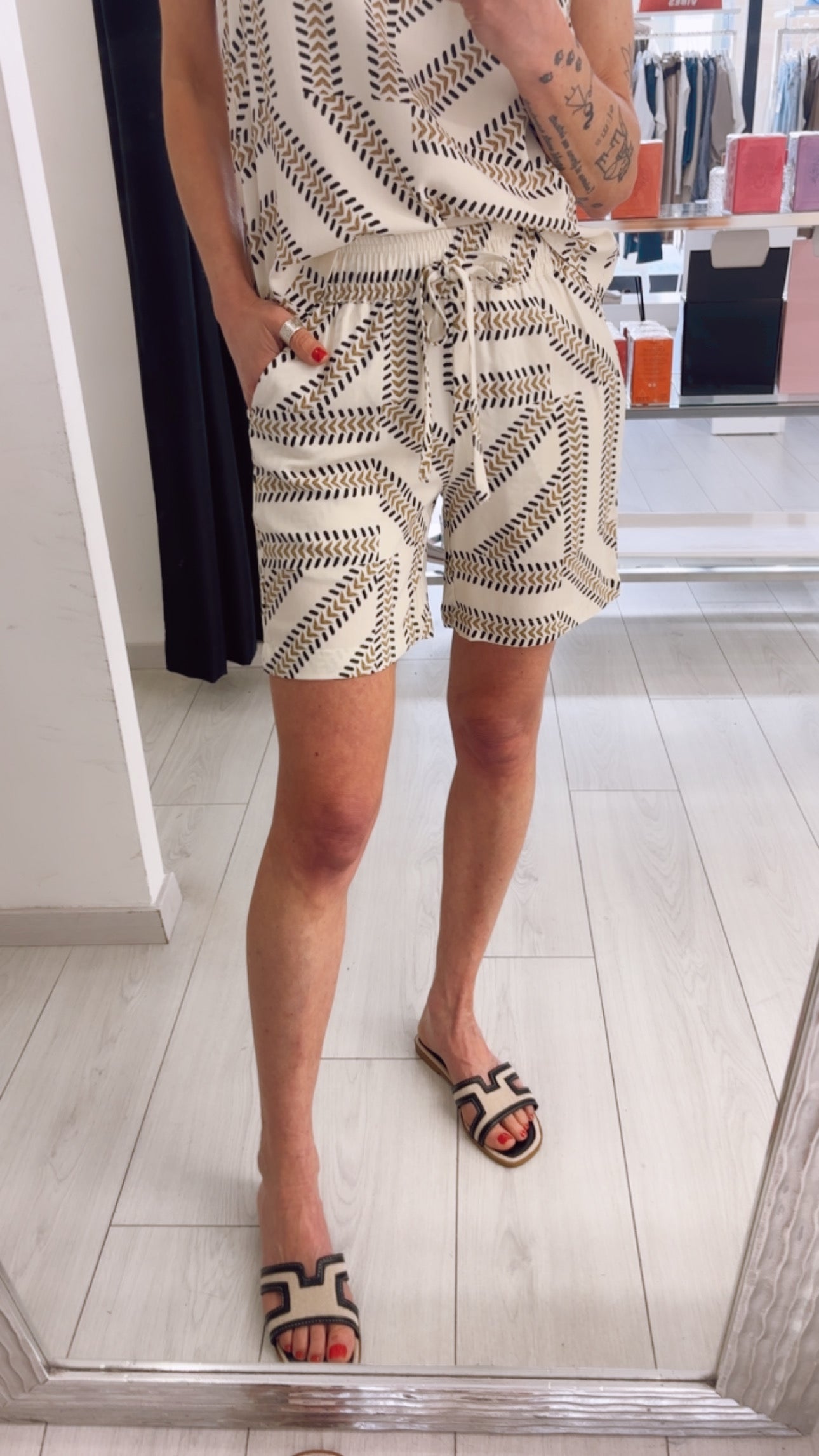 SHORT FELIA