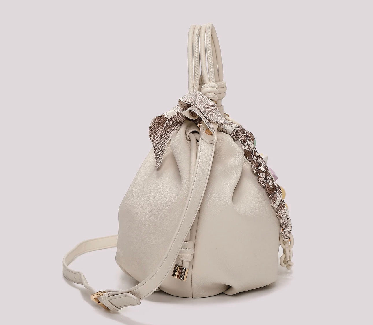 BORSA A MANO CON FOULARD