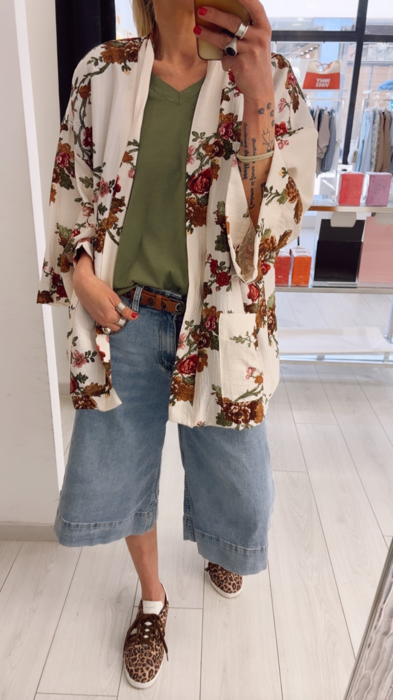 T-SHIRT V LOLLI