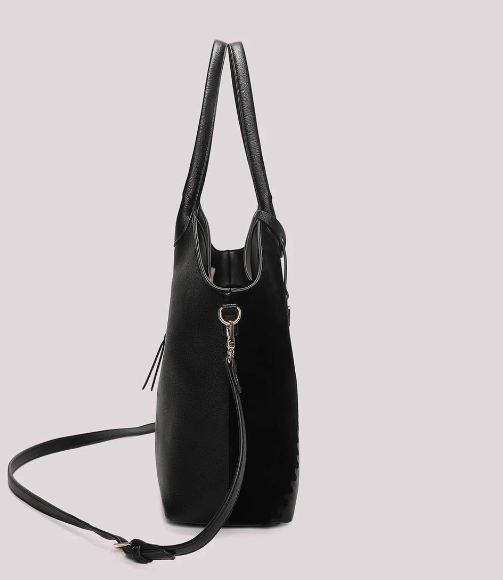 BORSA CON PATCH DIAGONALE