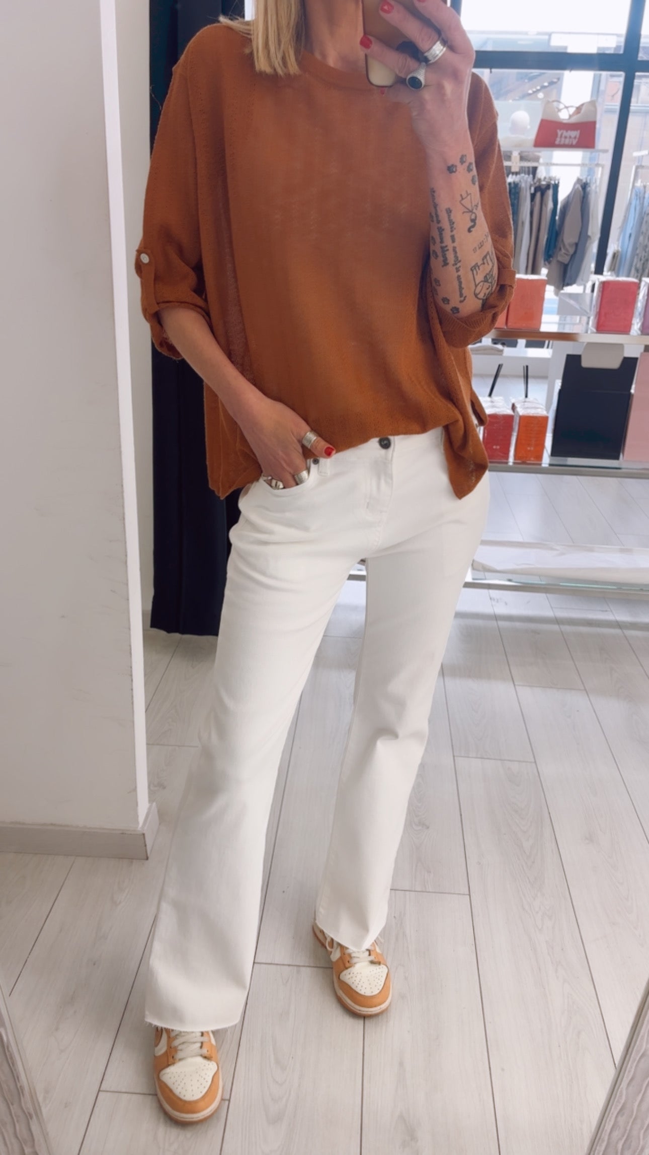 MAGLIA MANICA CON BOTTONE