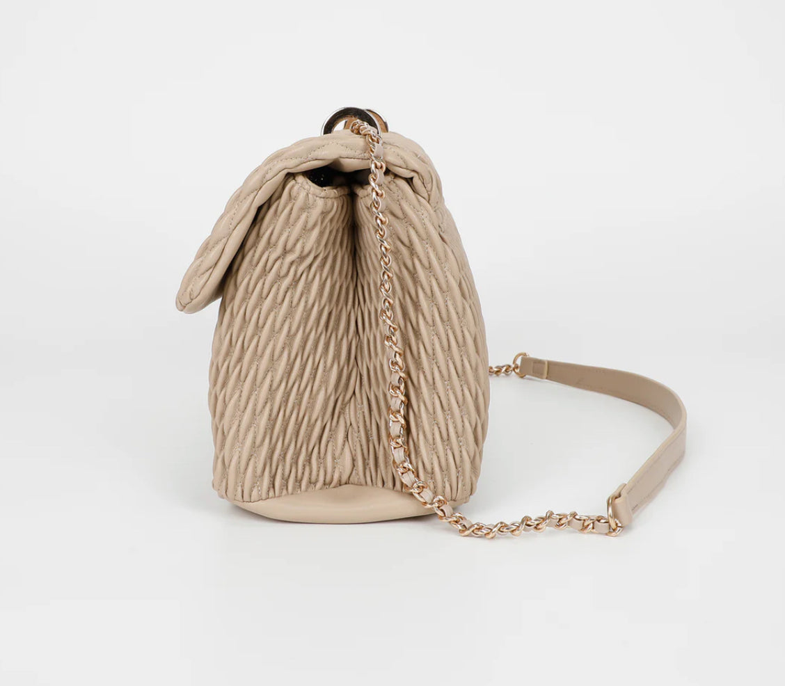 BORSA A SPALLA TRAPUNTATA