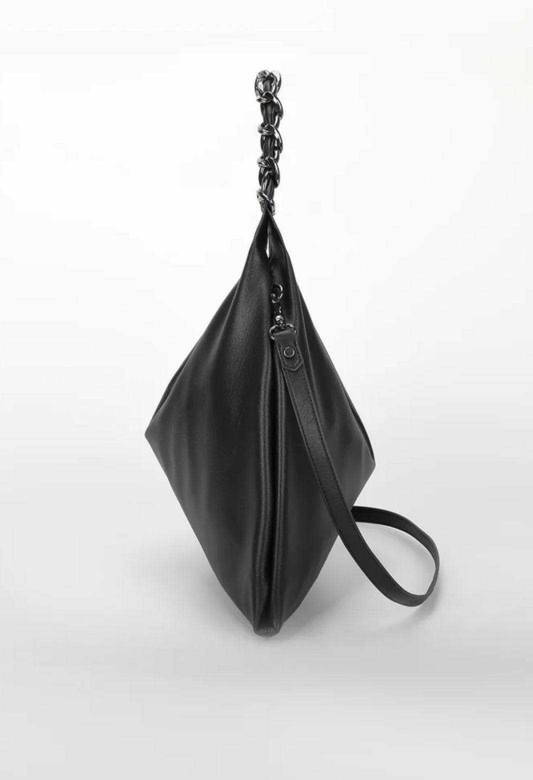 BORSA A SPALLA CON CATENA